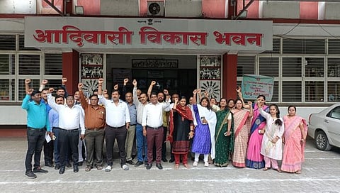 नाशिक : प्रतिनियुक्त्यांचा वाद पेटला, आदिवासी विभागातील अधिकाऱ्यांची सामूहिक रजा