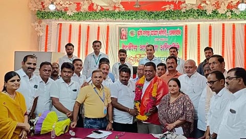 लासलगाव बाजार समिती सभापतीपदी बाळासाहेब क्षीरसागर तर उपसभापतीपदी गणेश डोमाडे