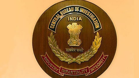 कॉर्पोरेट व्यवहार मंत्रालयातील अधिकाऱ्यांना सीबीआयकडून अटक