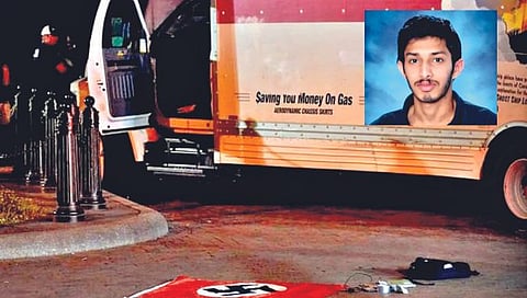 Crashes Truck Into White House Barrier : व्हाईट हाऊस सुरक्षा कठड्यावर ट्रक धडकविणारा अटकेत