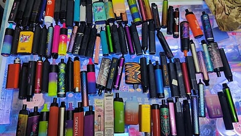 ई सिगारेट जप्त