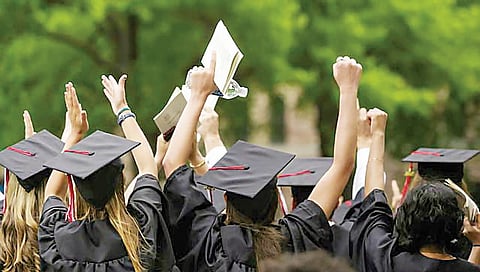 कोरोनामुळे विस्कळीत झालेली शिक्षणाची गाडी अखेर रुळावर!