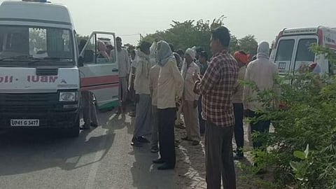 उ. प्रदेशमध्ये भीषण अपघात : टँकरची रिक्षाला धडक, एकाच कुटुंबातील ९ जण ठार