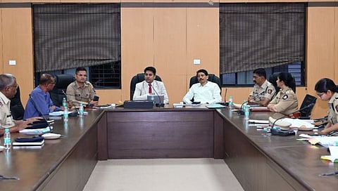 हेल्मेट व सीट बेल्ट सक्तीचे उल्लंघन करणाऱ्यावर कायदेशीर कारवाई करावी : ॲड. हर्षीत खंडार