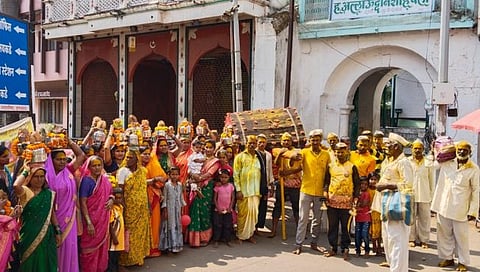 कोल्हापूर : हजरत दौलत शाहवलींची श्री बिरदेव पालखीने घेतली भेट; हिंदू-मुस्लिम ऐक्याचा दिला संदेश