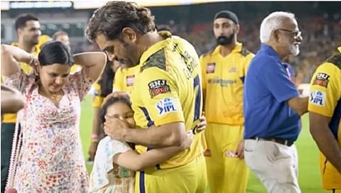 MS Dhoni last Viral Moment : माझे पप्पा जिंकले..! भावूक झालेल्या धाेनीच्या मुलीने असं केलं सेलिब्रेशन (व्हिडिओ)