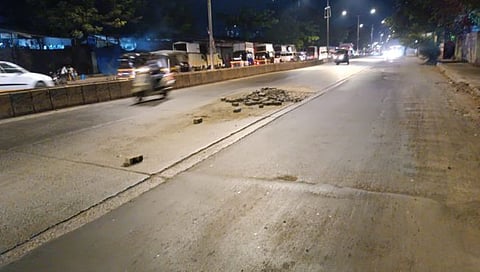 पालिकेच्या निकृष्ट कामाचा उत्कृष्ट नमुना! मालाड-मार्वे रस्ता काही तासातच खचला