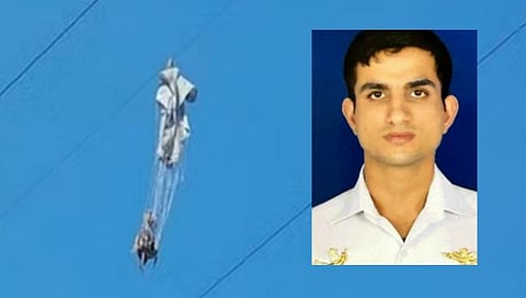 Navy Commando Died : पॅराजम्पिंग वेळी पॅराशूट विजेच्या तारेत अडकून जवानाचा मृत्यू