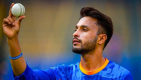 Akash Madhwal : आकाश मधवालवर स्थानिक स्पर्धेत बंदी घातली होती