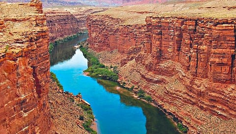 अमेरिकेतील नद्यांचा टाहो; अमेरिकेतील महाकाय कोलोरॅडो नदी वाचविण्यासाठी युद्धपातळीवर प्रयत्न, त्याकडे जगाचे लक्ष