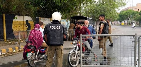 Pakistan News Updates : अल्टिमेटम संपला…इम्रान खान यांच्या निवासस्थानावर कोणत्याही क्षणी सुरक्षा दलांचा छापा, दहशतवादी लपल्याचा संशय