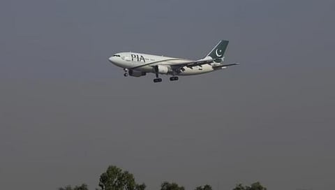 Pakistani plane enters Indian airspace | पाकिस्तानचे विमान भारतीय हद्दीत घुसले अन् १० मिनिटे घातल्या घिरट्या