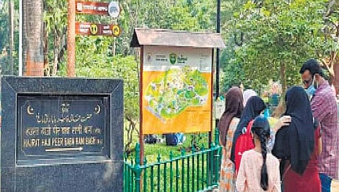 चला पर्यटनाला : राणी बागेत पाहाल जैवविविधतेचा खजिना