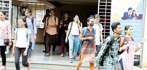 राज्यभरात नीट प्रवेश परीक्षा सुरळीत