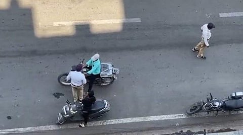 पुणे : ते दोन वाहतूक पोलीस निलंबित; काय आहे नेमकं प्रकरण ?