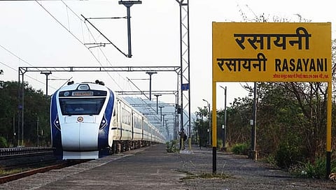 कोकण रेल्वे मार्गावर ट्रायलसाठी धावली वंदे भारत एक्सप्रेस!