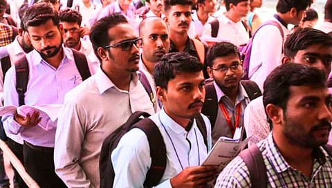 WEF Report 2023 | पुढच्या ५ वर्षांत जागतिक ‘रोजगार’ मार्केट संकटात; भारतात मात्र दिलासादायक स्थिती-WEF रिपोर्टमधील माहिती