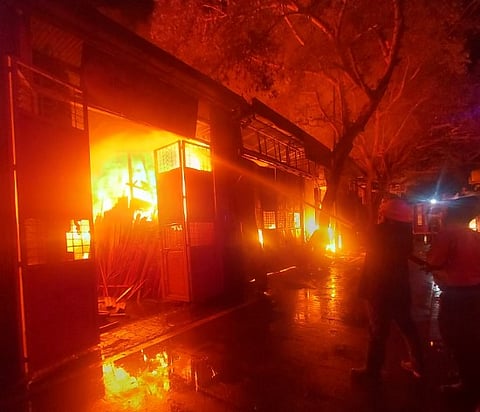 पुण्यात अग्नितांडव : टिंबर मार्केटमधील लाकडाच्या गोदामाला भीषण आग