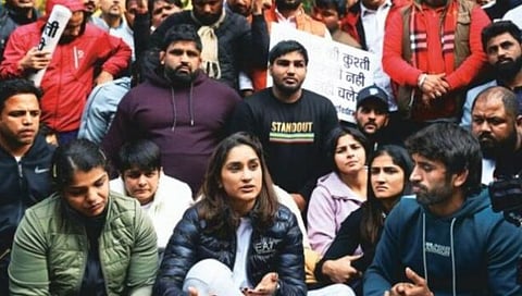 Wrestlers march : कुस्तीपटूंचा हनुमान मंदिरापर्यंत मोर्चा, गुरुद्वाराला भेट