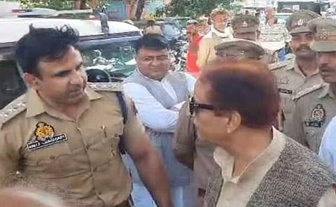 “अखिलेश यांच्या उपकाराची आठवण आहे का? …”आझम खान यांची पोलिस अधिकार्याला विचारणा, मिळाले सडेतोड उत्तर