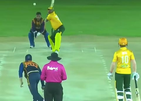 T-20 KCC : एका ओव्हरमध्ये कुटल्या तब्बल ४६ धावा! Video Viral