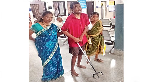 नाशिक जिल्हा रुग्णालयात दिव्यांगांची कसरत