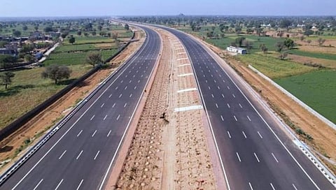 Varanasi expressway : दिल्ली ते कोलकाता प्रवास आता १७ तासात होणार पूर्ण; जाणून घ्या कसा आहे वाराणसी एक्सप्रेसवे