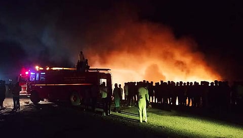 टायर गोडाऊनला आग