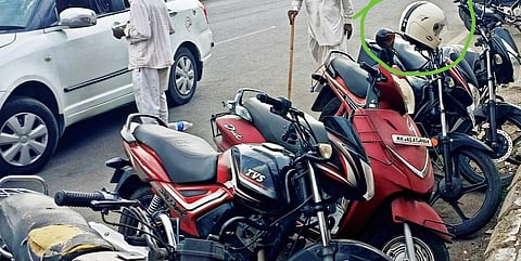 बावडा : ग्रामीण भागात हेल्मेट वापरायचे प्रमाण अत्यल्प