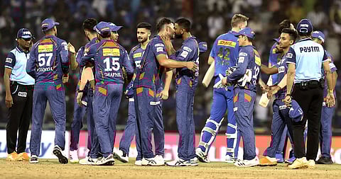 IPL Playoff Scenario : मुंबई इंडियन्सचा पराभव होताच बदलेले प्लेऑफचे समीकरण