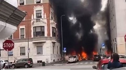 Massive Explosion in Italy : मिलानमध्ये मोठा स्फोट! 4 जणांचा मृत्यू; अनेक गाड्या जळून खाक