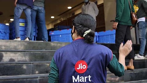 रिलायन्सच्या JioMart कडून मोठी नोकरकपात, १ हजार कर्मचाऱ्यांना नारळ, जाणून घ्या कारण