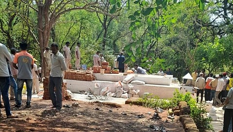 Kolhapur News | पन्हाळ्यात जातीय सलोख्याचे अनोखे दर्शन! हिंदू-मुस्लिमांनी एकत्र येऊन दुरुस्त केल्या दर्ग्यातील तुरबती