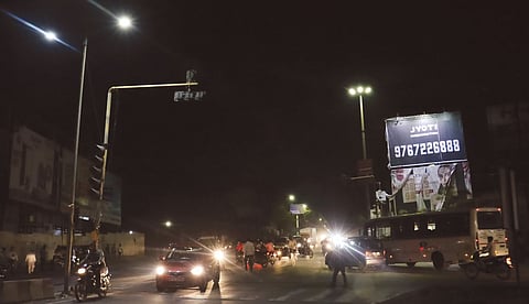 पुणे : गोळीबार मैदान ते खडीमशिन चौकदरम्यान दिवे नावालाच!