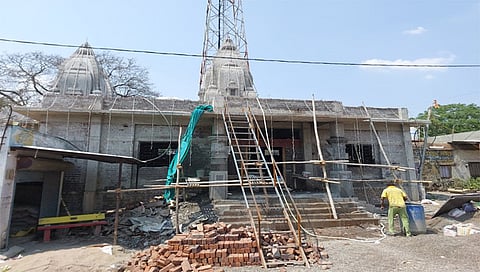 नगरसूल : हनुमान मंदिराचे सुरू असलेले बांधकाम. (छाया : भाऊलाल कुडके)
