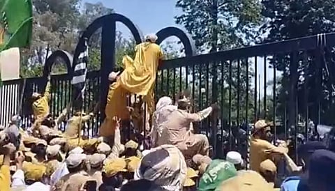 पाकिस्तानात इम्रान खान यांच्याविरोधात ‘भडका’, जामिनाविरोधात ‘पीडीएम’चा सुप्रीम कोर्टाला घेराव