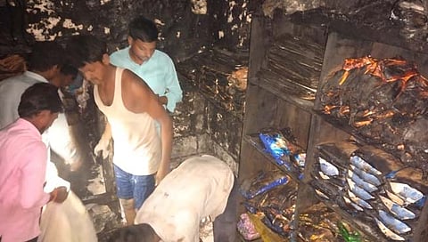 परभणी: पेठ शिवणी येथे किराणा दुकानासह घराला आग; १५ लाखांचे नुकसान