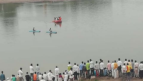 परभणी : रामपुरी येथे गोदावरी पात्रात युवक बुडाला