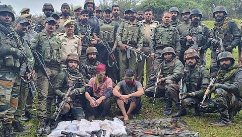 Poonch LOC: पुंछमध्ये तीन दहशतवाद्यांना अटक; गोळीबारात जवान जखमी