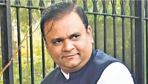 Maharashtra Political Crisis | मोठी बातमी! शिंदे गटाच्या ४० आमदारांना विधानसभा अध्यक्षांची नोटीस, ठाकरे गटालाही…