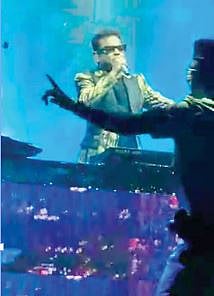 रेहमान यांना मात्र नियम ; पण रात्री उशिरापर्यंत चालणारे पब, क्लब, हॉटेल कधी बंद ? पुणेकरांचा सोशल मिडियावर सवाल