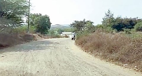 नगर : पठार भागातील रस्त्यांची झाली दैनावस्था