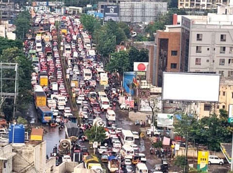 ‘आयटीयन्स’च्या नशिबी कोंडीच