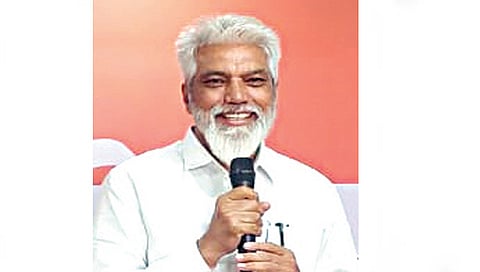 पालकमंत्री दादा भुसे www.pudhari.news