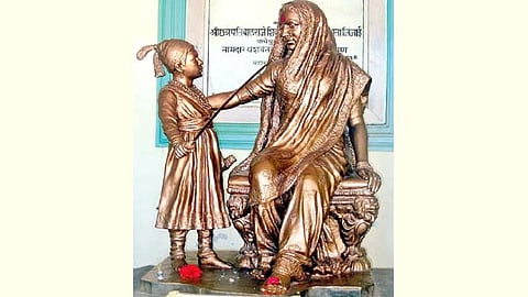 स्वराज्यप्रेरिका म्हणून जिजाऊंचे महत्त्व अतुलनीय