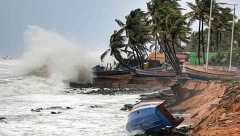 Cyclone Biparjoy | ‘बिपरजॉय’चा तडाखा, कच्छ, सौराष्ट्रात हाहाकार, २ मृत्यू, २३ जखमी