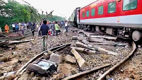 Odisha Train Accident : सदोष रुळांमुळे 289 रेल्वे अपघात