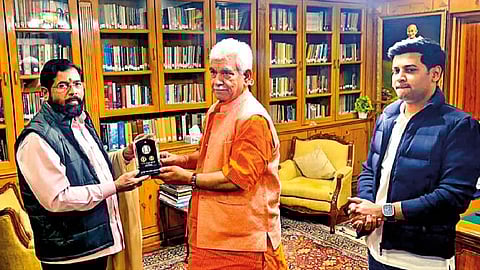 श्रीनगरला महाराष्ट्र भवन उभारण्यासाठी जागा द्या