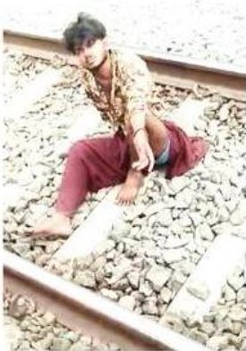 ‘यह मेरा एरिया है…’ म्हणत कल्याणमध्ये मद्यधुंद तरुणाने अडवली रेल्वे