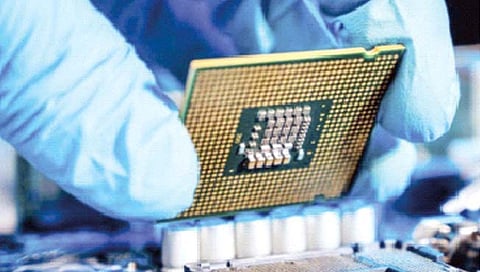 महासत्तेचं स्वप्न आणि सेमीकंडक्टर